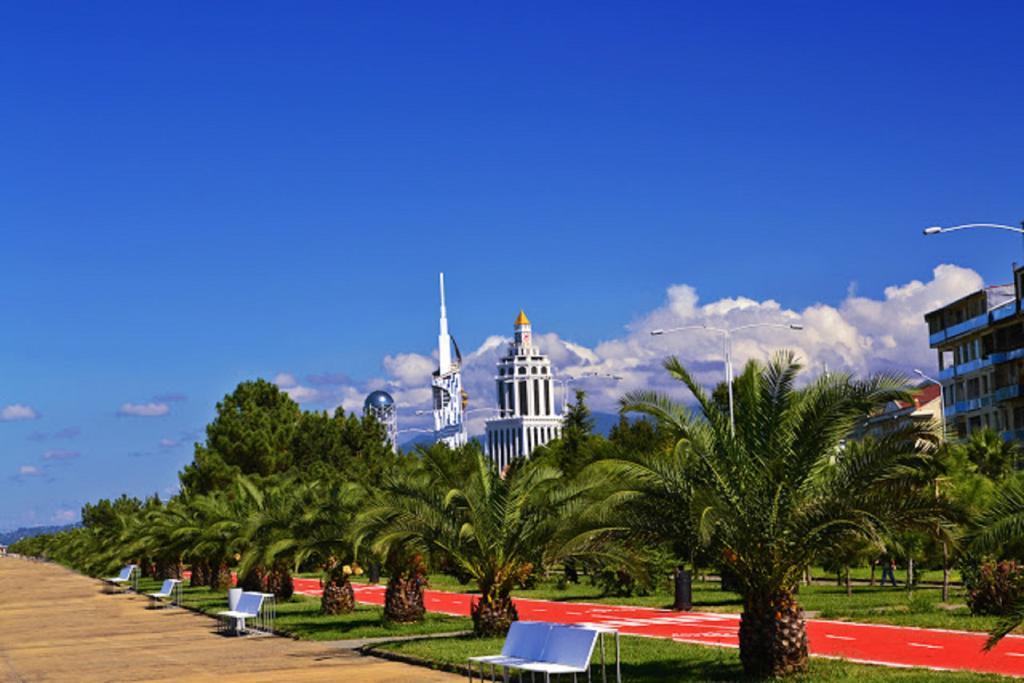 Olympic Batumi Lägenhet Exteriör bild